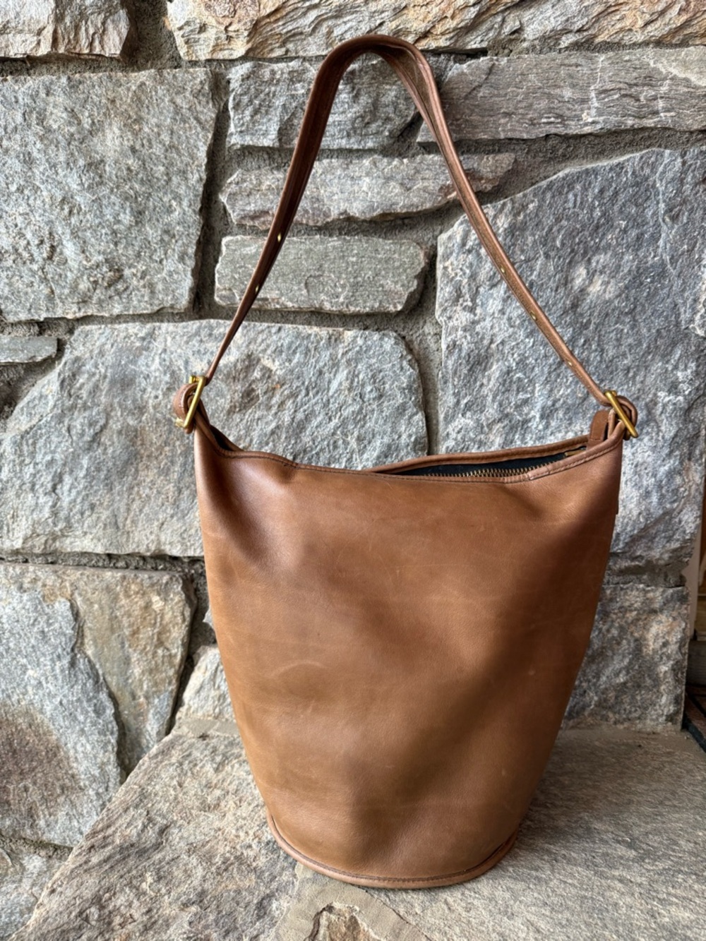 Vintage Coach Leather duffle sac feeder bag